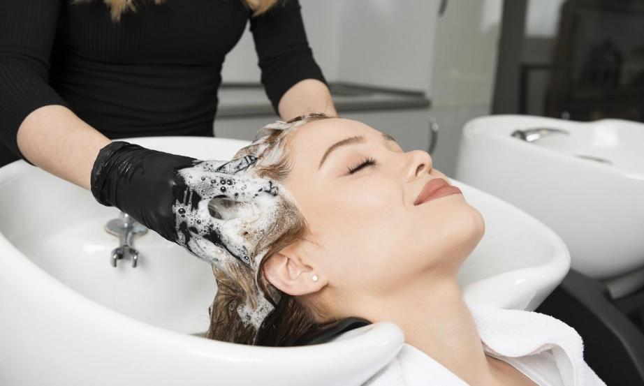 słodki szampon używany w salonie fryzjerskim
