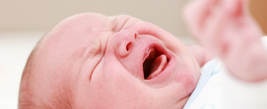 niemowlak placze nerwowy przy zmianie pieluchy